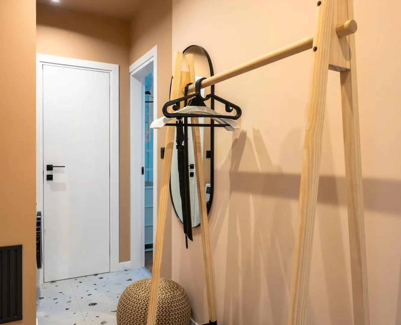 Modern&Central 2-Bedroom Apartment With Parking Sofia